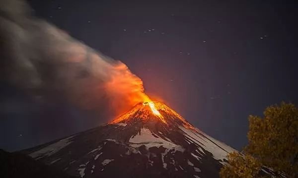 火山喷发.jpg